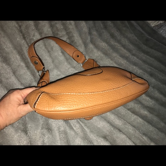 Michael Kors leather handbag. - Picture 3 of 8